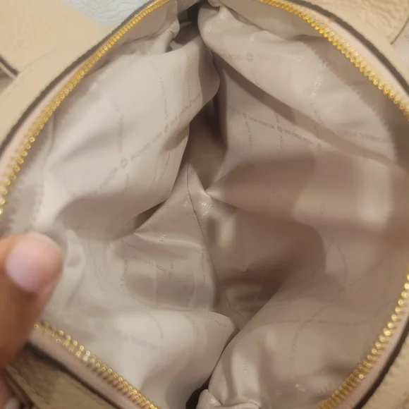 Michael Kors Beige Leather Shoulder Large Tote Bag Purse - Picture 2 of 11